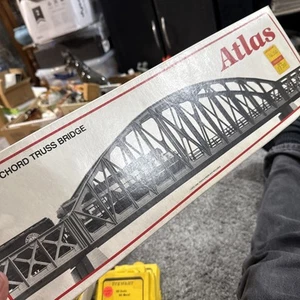 Puente de braguero de acordes curvos Atlas #887 níquel plateado nuevo en caja - Imagen 1 de 7