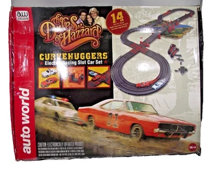 AutoWorld The Dukes Of Hazzard Curve Huggers Juego de coches de carreras eléctricos 2012 - Imagen 1 de 22