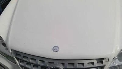 09 10 11 MERCEDES ML350 SERIES Hood White - Image 1 of 4