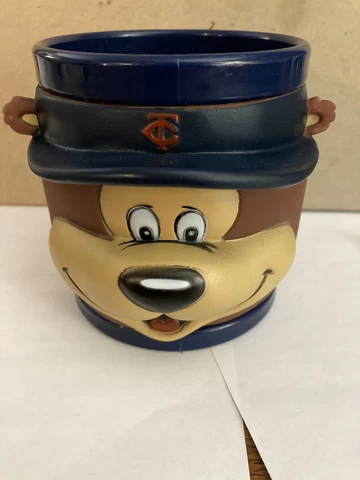 TC bear  cup - Minnesota Twins Mascot Memorabilia Cup brand new.A Cover
