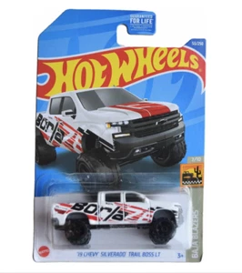Hot Wheels '19 Chevy Silverado Trail Boss LT, 53/250 [white red black] - Picture 1 of 1