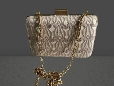 Caja clutch Sondra Roberts encaje bordado beige crema oro cadena Foto 1 de 4