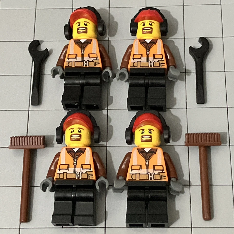 Lego City 60169 Cargo Terminal Lot Of 4 Minifigures E7 18 - Image 1 of 2