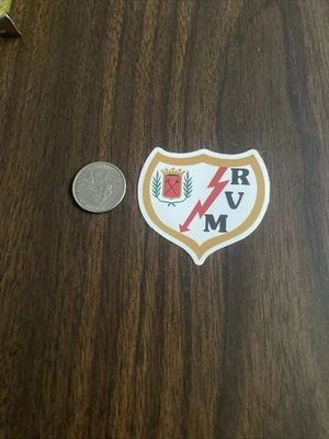 Logotipo del equipo de fútbol Rayo Vallecano 2,5 pulgadas calcomanía premium pegatina La Liga España Foto 1 de 2