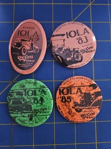 Lotto di 4 bottoni spilla vintage Iola Old Car Show Wisconsin 1982 1983 1984 1985 - Foto 1 di 6
