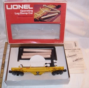 LIONEL 6-9303 OPERATING LOG DUMP CAR SET BOXED NEW - Picture 1 of 3