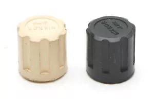 Nikon due impugnature/maniglie in gomma originali per tutti gli obiettivi Nikonos I-V. INUTILIZZATO. - Foto 1 di 1