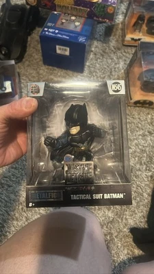 Figura Die Cast Batman Liga de la Justicia de Jada Metals DC Foto 1 de 2
