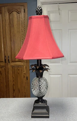 Safavieh Lighting 24 pulgadas Alanna negro/vidrio transparente N/A 11"x11"x24" piña Foto 1 de 4