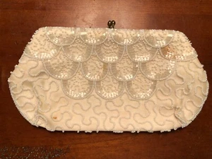 VINTAGE HANDBAG PURSE CLUTCH - IVORY BEADED on SILK - WALBORG MADE IN BELGIUM - Picture 1 of 8