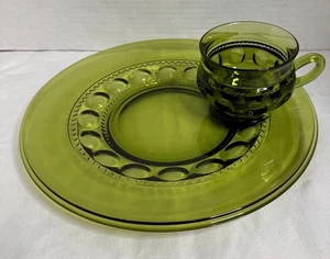 Vintage INDIANA GLAS grün KÖNIGSKRONE Daumenabdruck Set 8 Snackteller mit Tassen - Bild 1 von 11