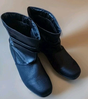 Botas Beacon para mujer talla 10W de cuero negro granulado con cremallera Foto 1 de 4