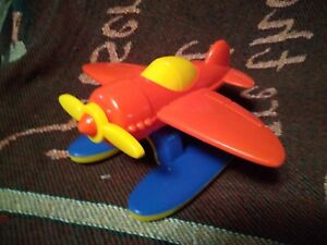 VINTAGE AMERICAN PLASTIC COMPANY AIRPLANE TOY MADE IN USA