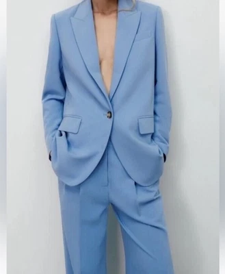 Traje azul Zara. Blazer talla pequeña y pantalón mediano. Usado 1 vez Foto 1 de 4