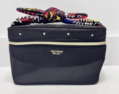 Victoria Secret Serpiente Negra Pequeño Fin de Semana Tren Estuche Multicolor Mango de Cinta Foto 1 de 4