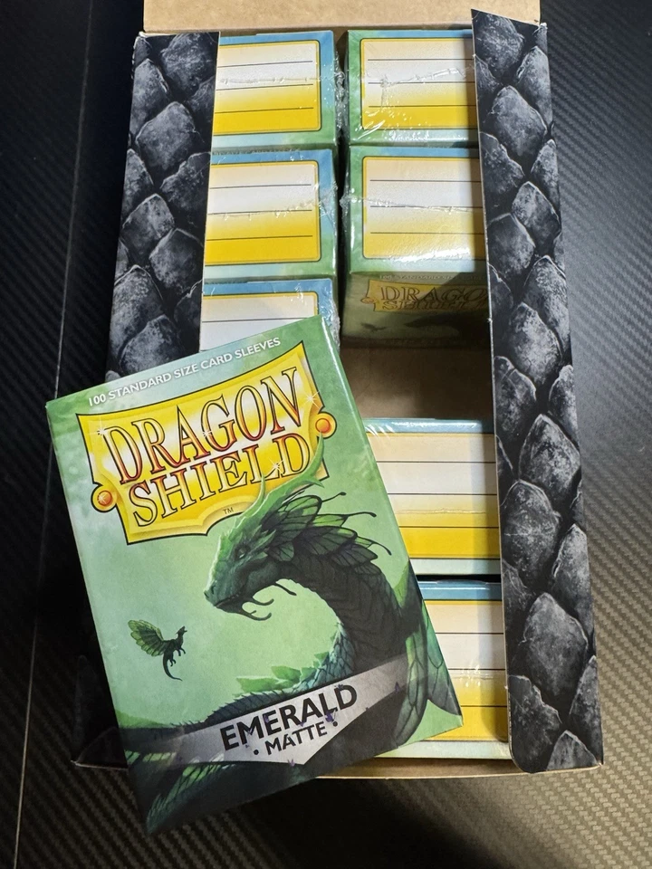 Dragon Shield Emerald Matte Display - 10 Boxes Of 100 Protective Sleeves - Image 1 of 4