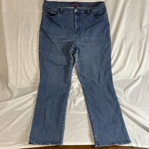Gloria Vanderbilt Amanda Jeans Size 16 Straight Leg Stretch Whiskering - Picture 1 of 10