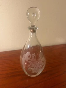 Carrozza coppia incisa vintage stile vittoriano con bottiglia liquore vino Harper - Foto 1 di 3