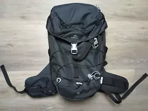 Quechua 20 Backpack Black padded back EUC Decathlon Air Cooling Hiking Travel - Picture 1 of 6