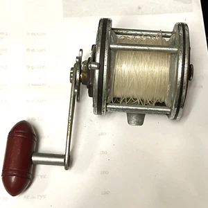 Carrete de pesca Penn Special Senator 112H 3/0 funcionando bien con línea sin caja - Imagen 1 de 12