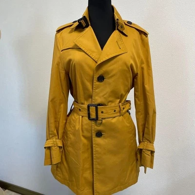 Gabardina Burberry Mostaza S Doble Pecho Cinturón Usada Foto 1 de 4