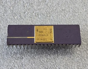 Vintage, procesor Intel 8086, 1979, rzadki mikroprocesor kolekcjonerski, fioletowa ceramika - Zdjęcie 1 z 3