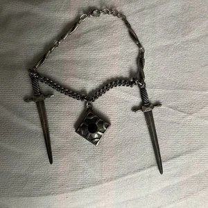 Jean Paul GAULTIER Colección Vintage Pulsera Espadas Gótico Dije Colgante JPG - Imagen 1 de 3