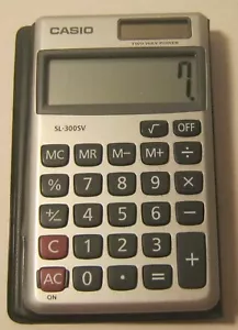 Calcolatrice vintage CASIO SL-300SV con custodia vinile alimentazione 2 vie ECCELLENTE funziona!!! - Foto 1 di 5