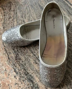 G.H. Bass & Co. Girls Silver Sequin Slip On Flat Shoes Size 4M - Picture 1 of 11