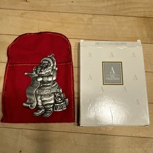Vintage AVON Peltro Decorazione Natalizia 1996 Babbo Natale Controlla la Sua Lista Pattumiera8 - Foto 1 di 3