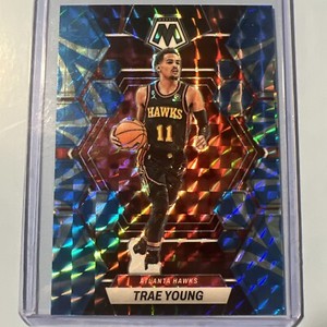2022-23 Panini Mosaic Trae Young #8 Blue Reactive Prizm - Atlanta Hawks