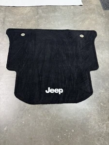 Alfombra de carga trasera con logotipo Jeep Wrangler 2011-2017 OEM - Imagen 1 de 8