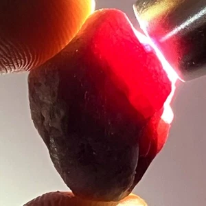 33.04 Ct - Natural 100% Unheated Beautiful Rough Red Ruby Madagascar - Picture 1 of 5