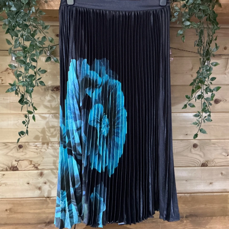 EX Ted Baker Black Satin Pleated Flower Detail Midi Skirt Size 10 - Image 1 of 4