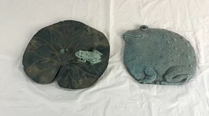 2 Green Frog Flat Stones Lily Pad Frog Stone 12'' Green Frog 10'' Wall Art - Picture 1 of 9