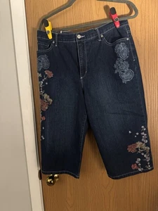 NWT Gloria Vanderbilt Cropped Capris Womens Denim Floral Stitched Sz 14P - Picture 1 of 7