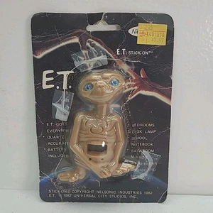 E.T. the Extra-Terrestrial Stick On Clock 1982 Nelsonic Ind. Damaged Card - Picture 1 of 12