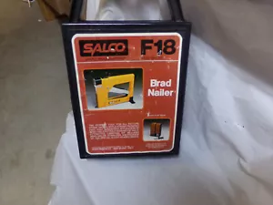 Clavadora Brad de marco de fotos Salco F18 de colección, completa en estuche de transporte (PQR) - Imagen 1 de 2