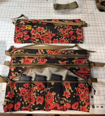 Eight Ball M8 - Bandolera 4 Mag para revistas, o almacenamiento, Poppies of War ¡camuflaje! Foto 1 de 4