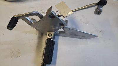 2003 2004 年 2005 年 YAMAHA FJR1300 FJR 1300 前左脚钉安装支架变速器 — 第 1/4 张图片