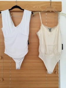 Set 2 EXPRESS Damen neu S Small weiß elfenbein V-Ausschnitt ärmellos Cami Top Body - Bild 1 von 24