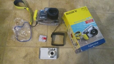 Sony Cyber-shot DSC-W80 7.2MP Digital Camera -White Bundle MPK-WB Marine pack - Image 1 of 4