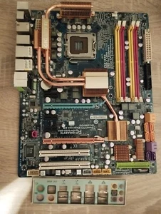Gigabyte GA-EP45-DS5 - Picture 1 of 2
