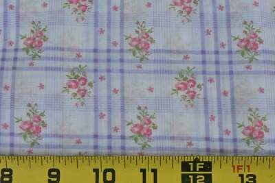 Por 1/2 yarda, 40" de ancho, vintage, ramo rosa sobre lavanda y polialgodón blanco, V227 Foto 1 de 4