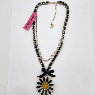 Betsey Johnson Necklace Daisy Flower Pendant Bow Chain Pearl Black Gold 2015 Tag - Image 1 of 4