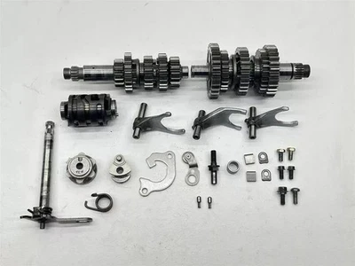 Yamaha YZ250F 2003 transmisión motor engranajes eje horquillas husillo 5NL-17411-10-00 Foto 1 de 4