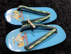 SANDALIAS GETA NIÑOS MADERA VINTAGE RARAS CAPTAIN FUTURE ARTÍCULO VINTAGE  - Imagen 1 de 7