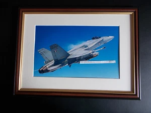 FOTO DE AVIÓN MILITAR ENMARCADA - AVIÓN DE COMBATE RAAF FA/18 (C) - Imagen 1 de 1