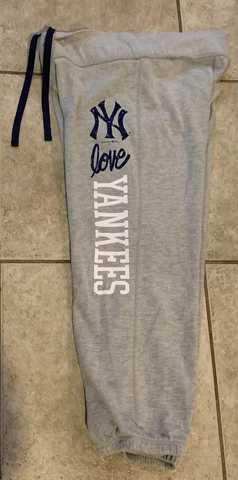 NY Yankees 5th & Ocean Girl’s Sweatpants Sz 14 Cover