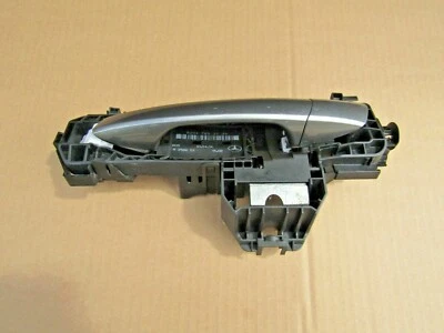 Manija de puerta exterior delantera LHS Mercedes Benz CLA45 AMG C117 2014 Foto 1 de 2